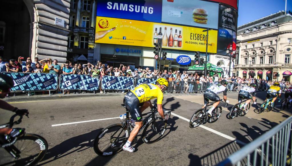 Steve Cummings in the Yellow Jersey