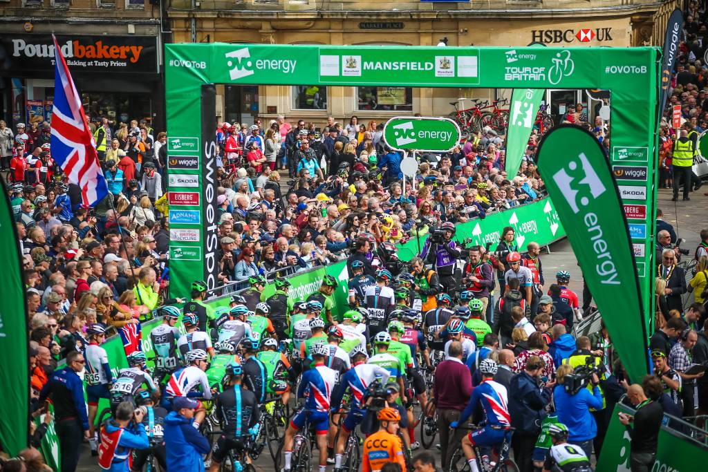 Stage 4 Start Mansfield Crowds