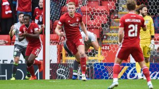 Nine Man Dons Dig Deep to Rescue Point