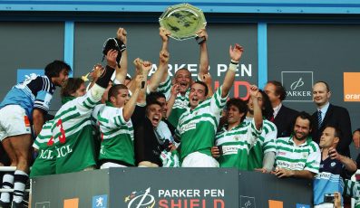 CastresParkerPenShield2003