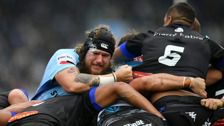 14-man Castres beat Exeter to claim first win 14-man Castres beat Exeter to claim first win