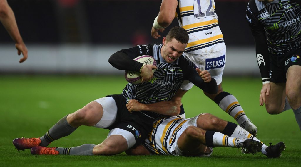Late North try sinks Worcester in eight-try thriller Late North try sinks Worcester in eight-try thriller