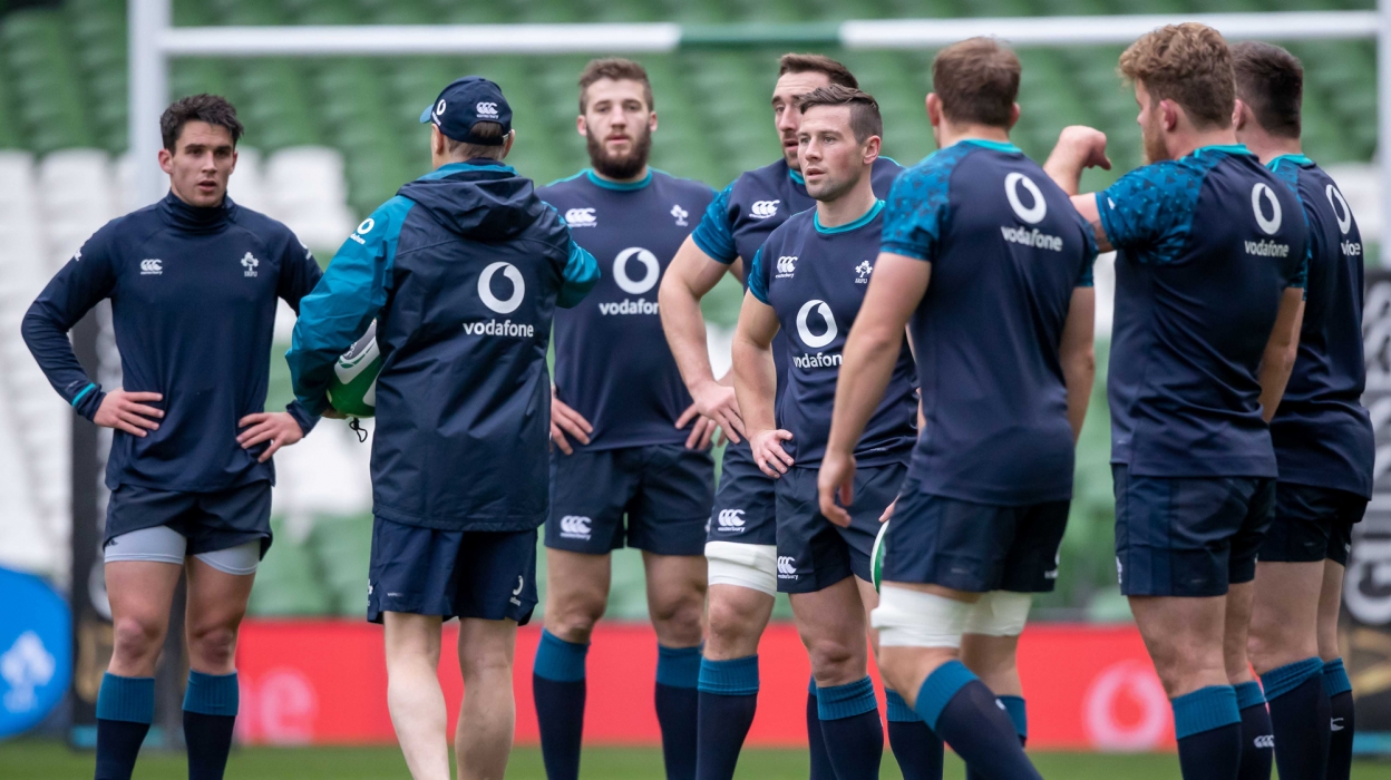 Joe Schmidt talks to the players Joe Schmidt talks to the players