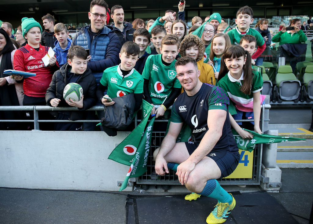 Peter O'Mahony with fans at the Ireland open training session Peter O'Mahony with fans at the Ireland open training session