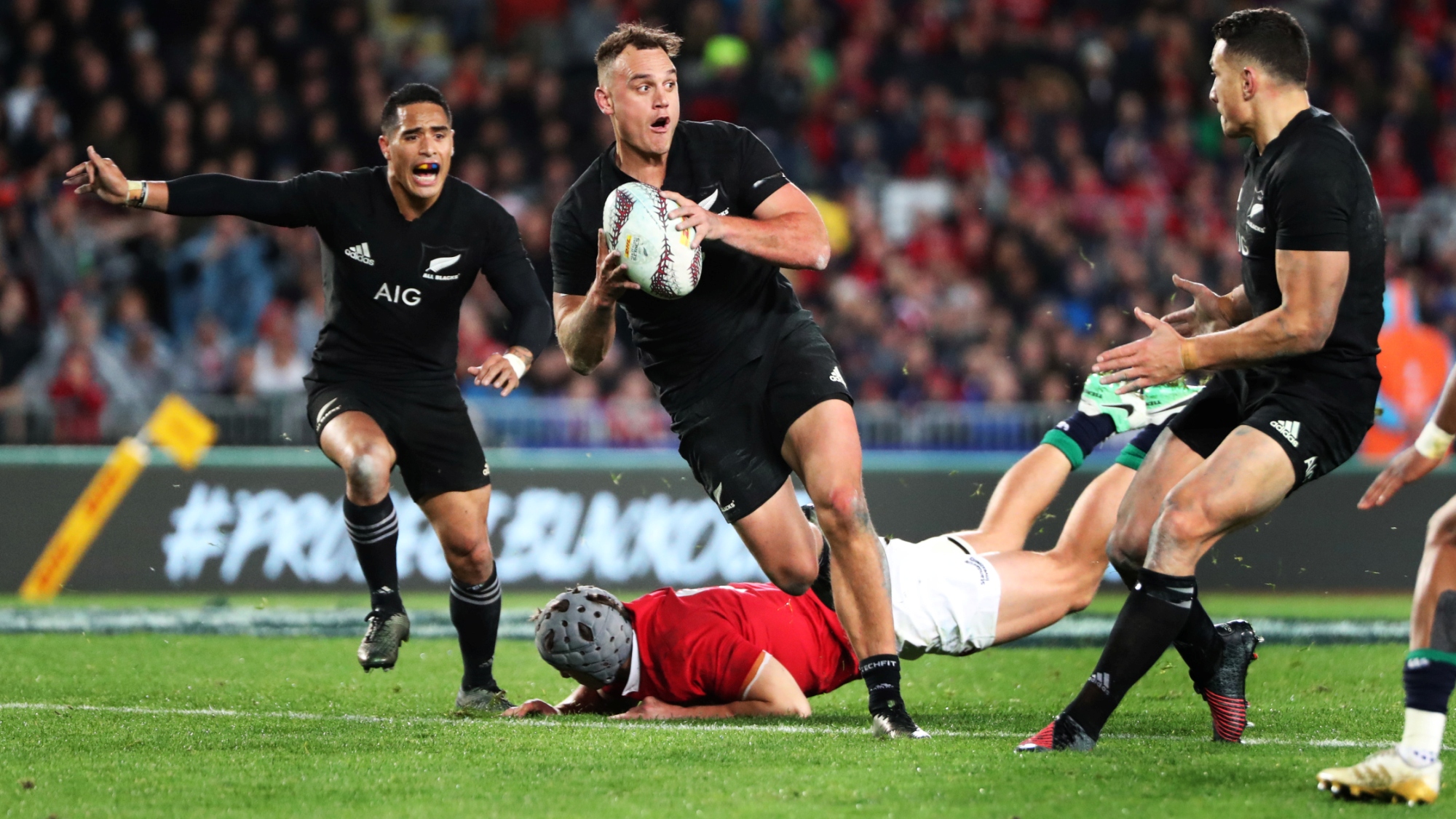 Hansen makes two changes for second Test against the Lions Hansen makes two changes for second Test against the Lions