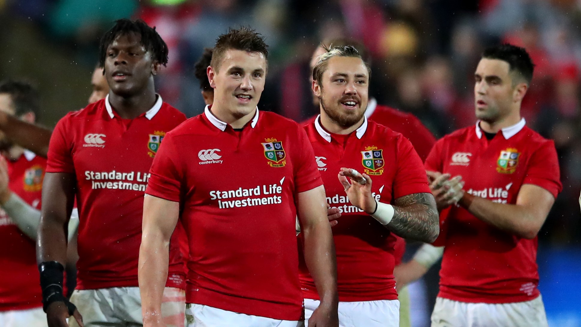 Nowell and Davies get stuck in during the snow! Nowell and Davies get stuck in during the snow!