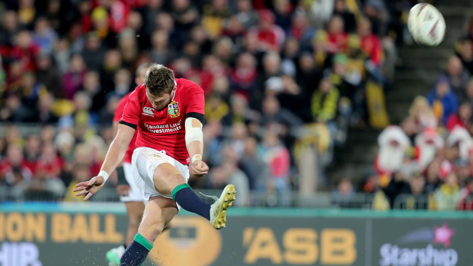 Biggar stars with the boot as Wales equal record Biggar stars with the boot as Wales equal record