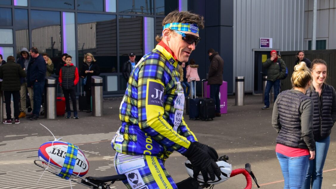 Wainwright leads support for Weir and Smith with London-Edinburgh bike ride Wainwright leads support for Weir and Smith with London-Edinburgh bike ride