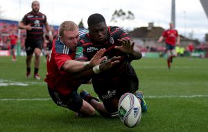 Keith Earls and Yacouba Camara compete for possession in the 2014 quarter final at Thomond Park.