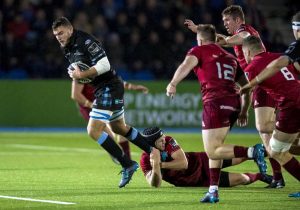 Tyler Bleyendaal tackles Adam Ashe.