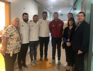 Kevin O'Byrne, Liam O'Connor, Billy Holland, Peter O'Mahony and Stephen Archer with staff from the CUH.