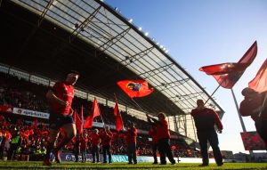 Munster run out in front of the 19,981 attaendance, the highest for round 6 of the Champions Cup.