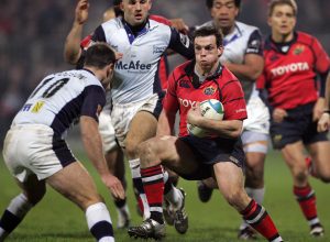 Ian Dowling takes on Sale's Charlie Hodgson