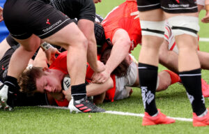 Cian Hurley scores a try.
