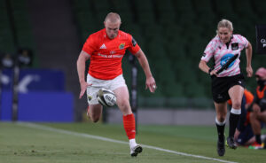 Keith Earls has signed a contract extension.