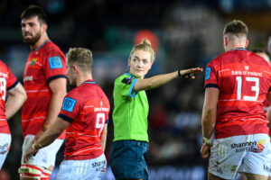 Referee Hollie Davidson