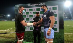 Peter O'Mahony and Loic Jacquet with Luke Pearce at the coin toss.