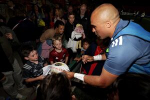 Simon Zebo with supporters.