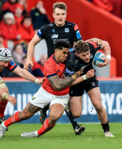 Malakai Fekitoa tackles Ollie Smith.