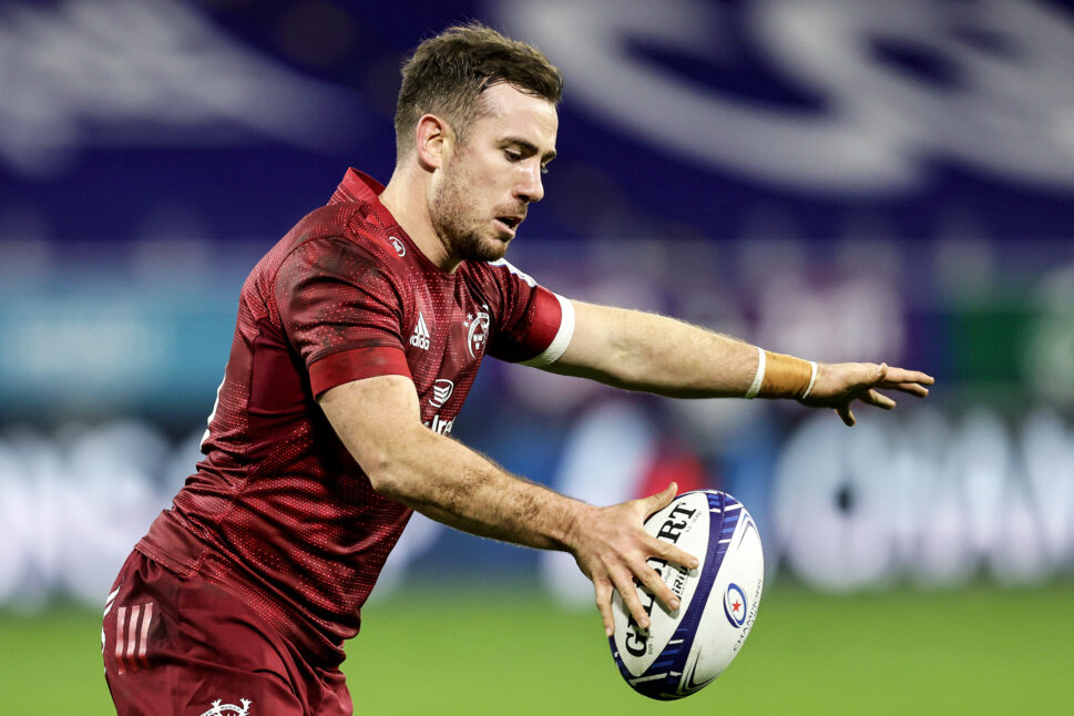 Out-half JJ Hanrahan returns to Munster on a two-year deal.