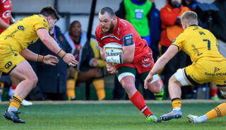 Marnus van der Merwe in action for Scarlets.
