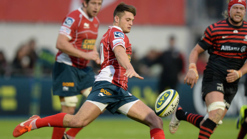 Fly-half Josh Lewis signs for Bath Rugby