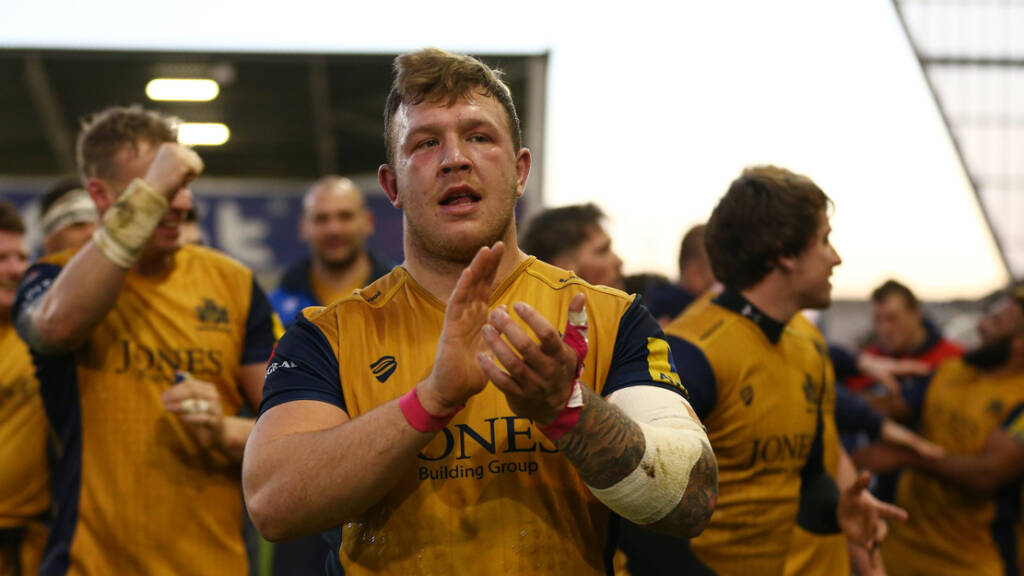 Harlequins sign hooker Max Crumpton