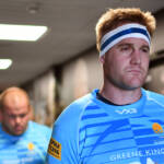 Captain GJ van Velze extends Sixways stay