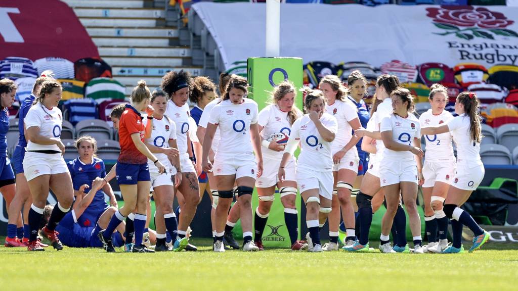 England celebrate Poppy Cleall's try