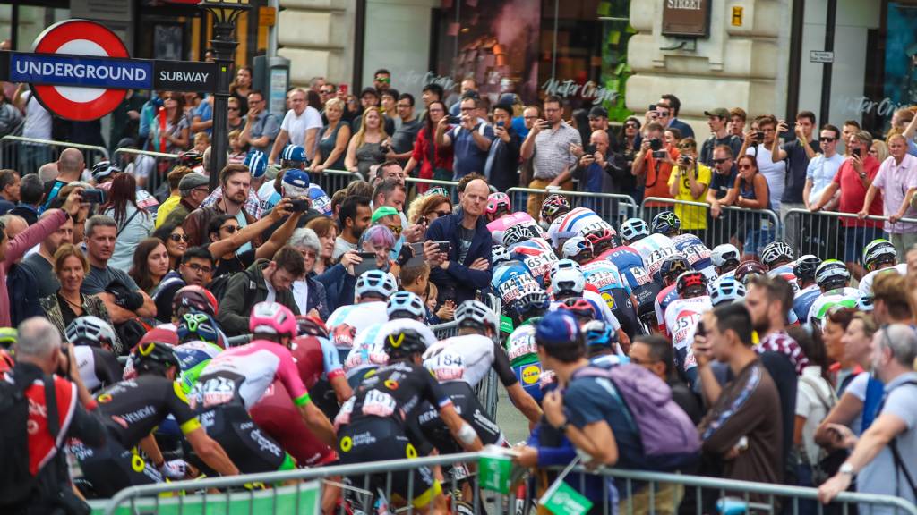 Tour of Britain London crowds
