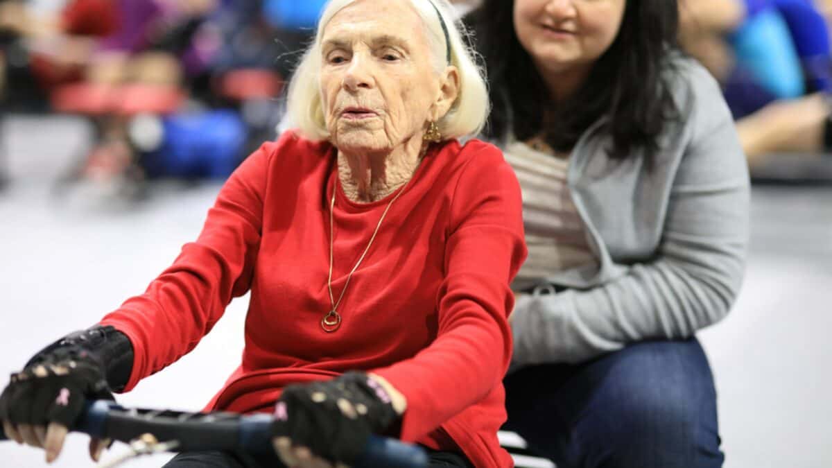 C.R.A.S.H.B.’s hands out the hammers for 38th year World Rowing