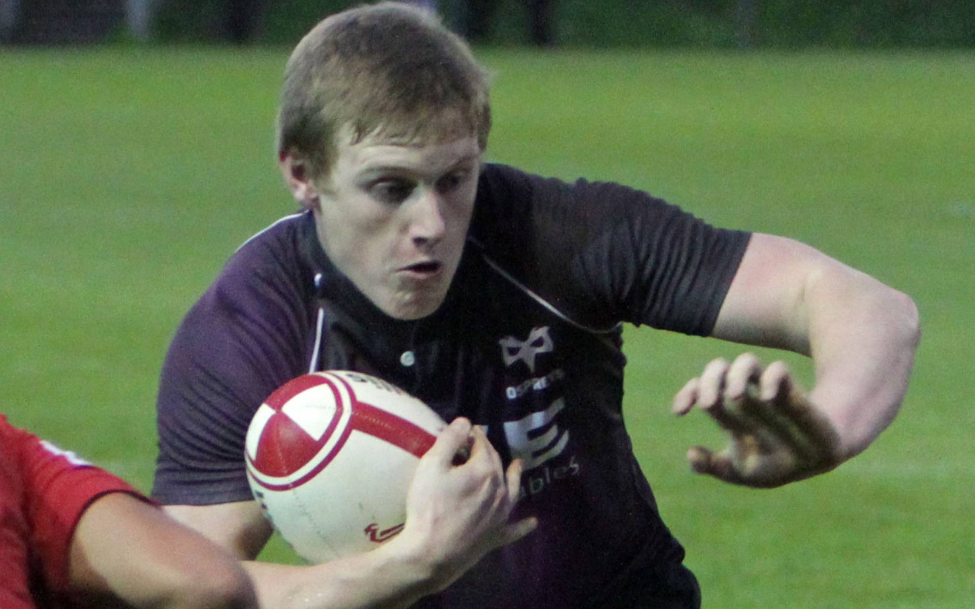 Howells destroys Dragons